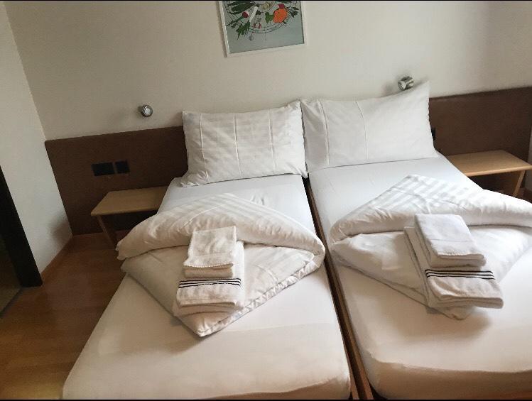 Hotel & Restaurant Stadthof Glarus Εξωτερικό φωτογραφία