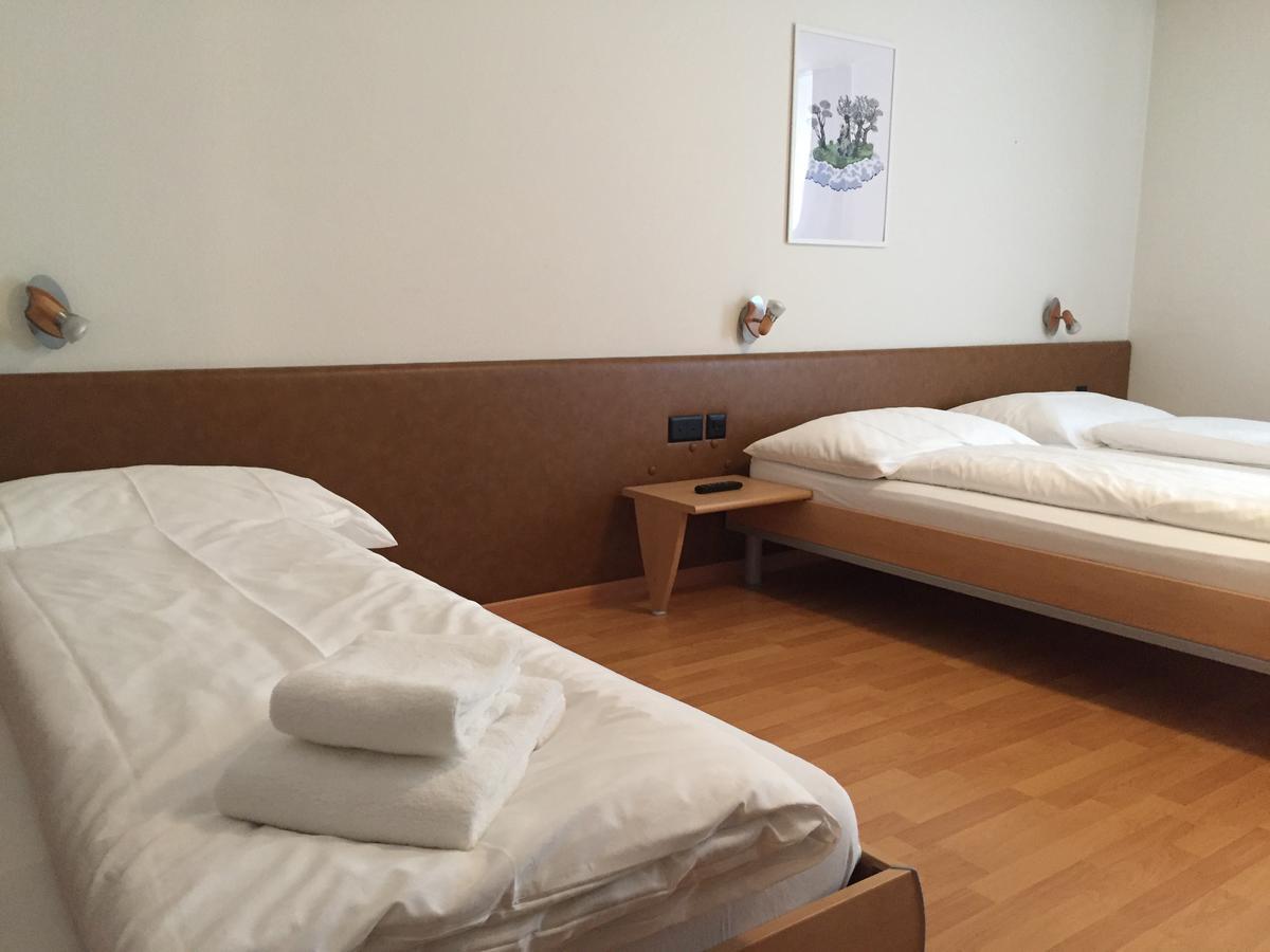Hotel & Restaurant Stadthof Glarus Εξωτερικό φωτογραφία