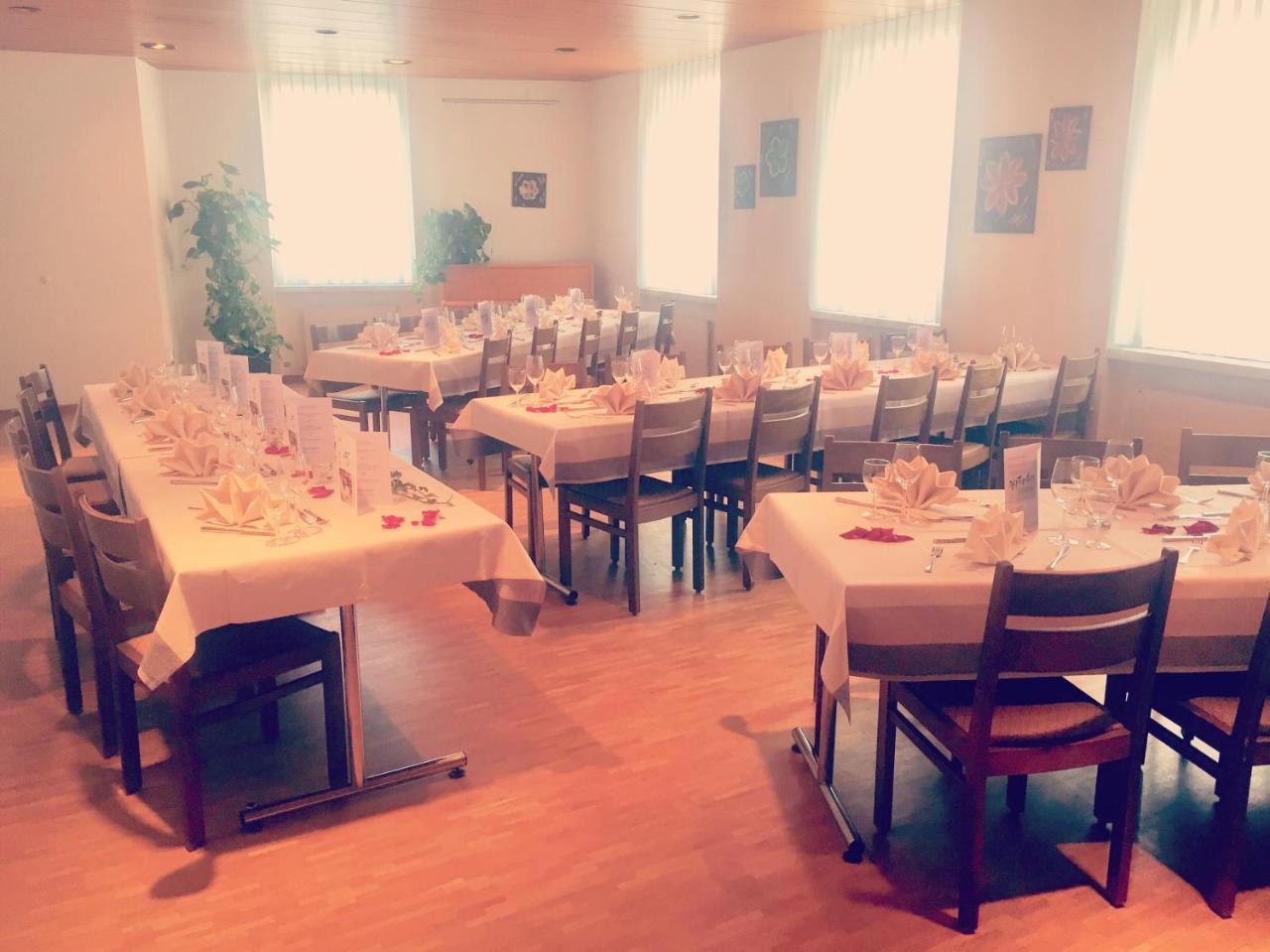 Hotel & Restaurant Stadthof Glarus Εξωτερικό φωτογραφία